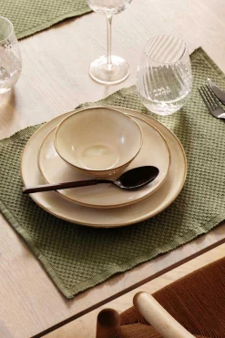 Dekkebrikke Claire 33x48cm grønn