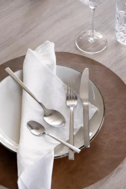 Dekkebrikke Josefine rund cognac