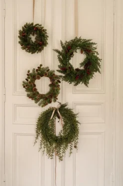 Krans med røde bær 60cm