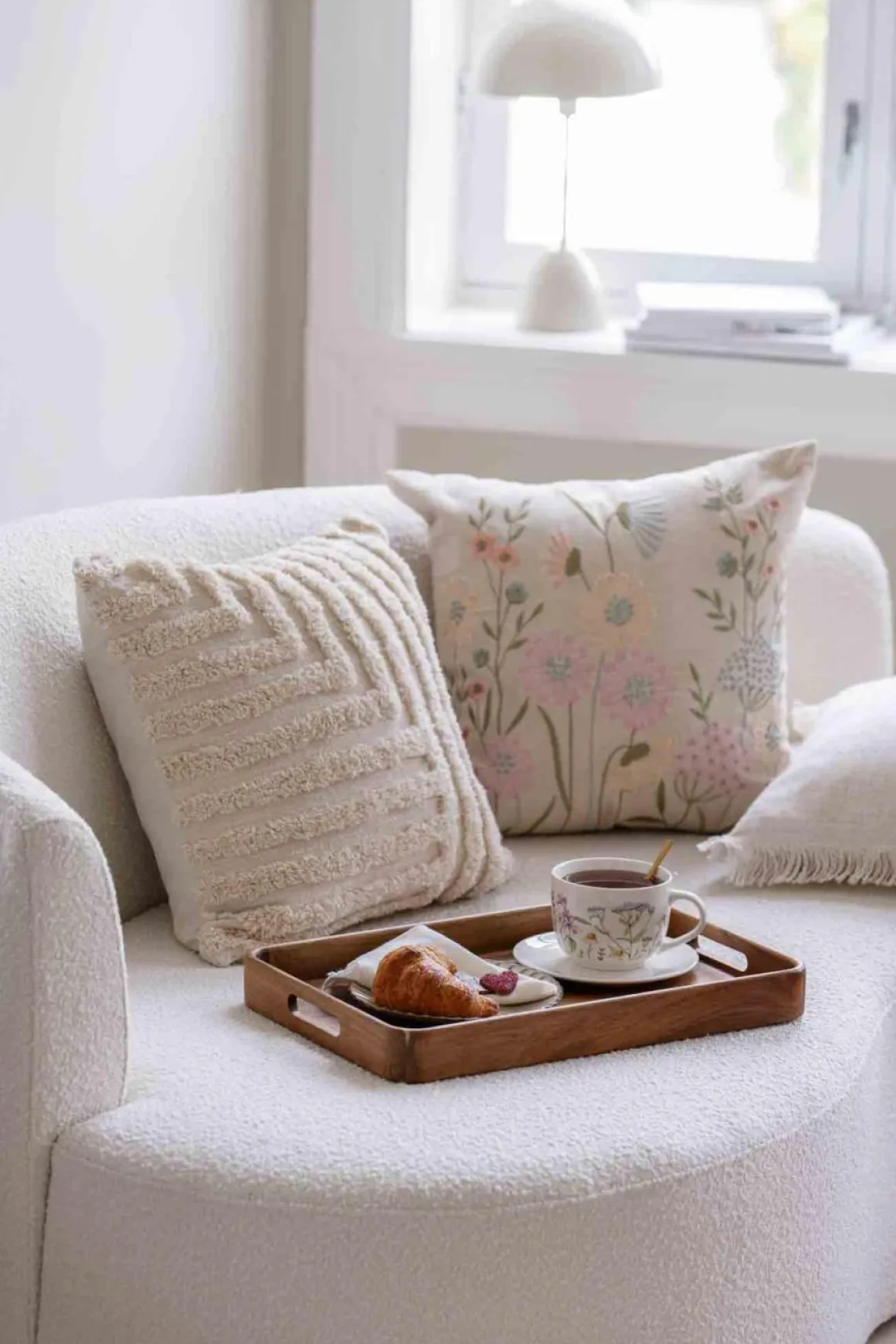 Puterekk Saga brodert multi 48x48cm