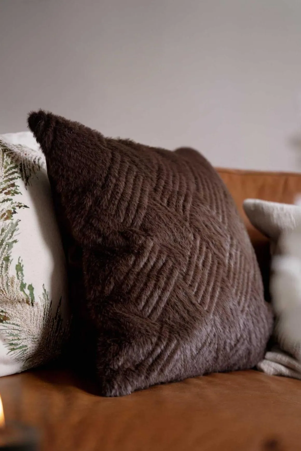 Putetrekk Faux fur grafisk 48x48cm brun