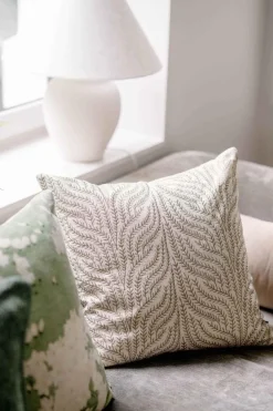 Putetrekk Gren brodert 48x48cm grønn