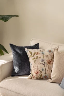 Putetrekk Meadow brodert 48x48cm