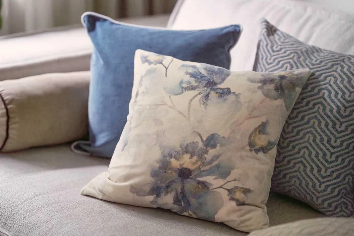 Putetrekk Velur Blå blomst 48x48 cm