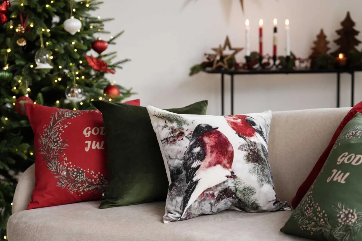 Putetrekk velur Dompap skog 48x48cm