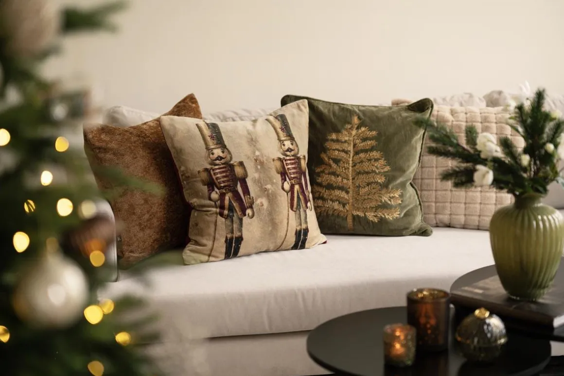 Putetrekk velur Nøtteknekkere 48x48cm