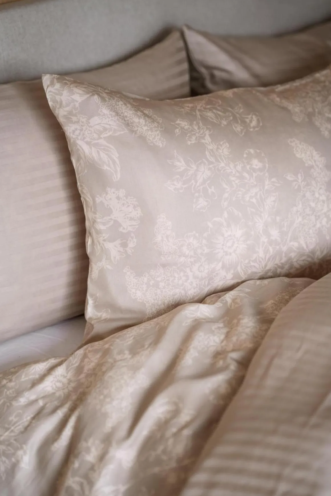 Sengesett Amalia Sateng 140x220 cm, beige